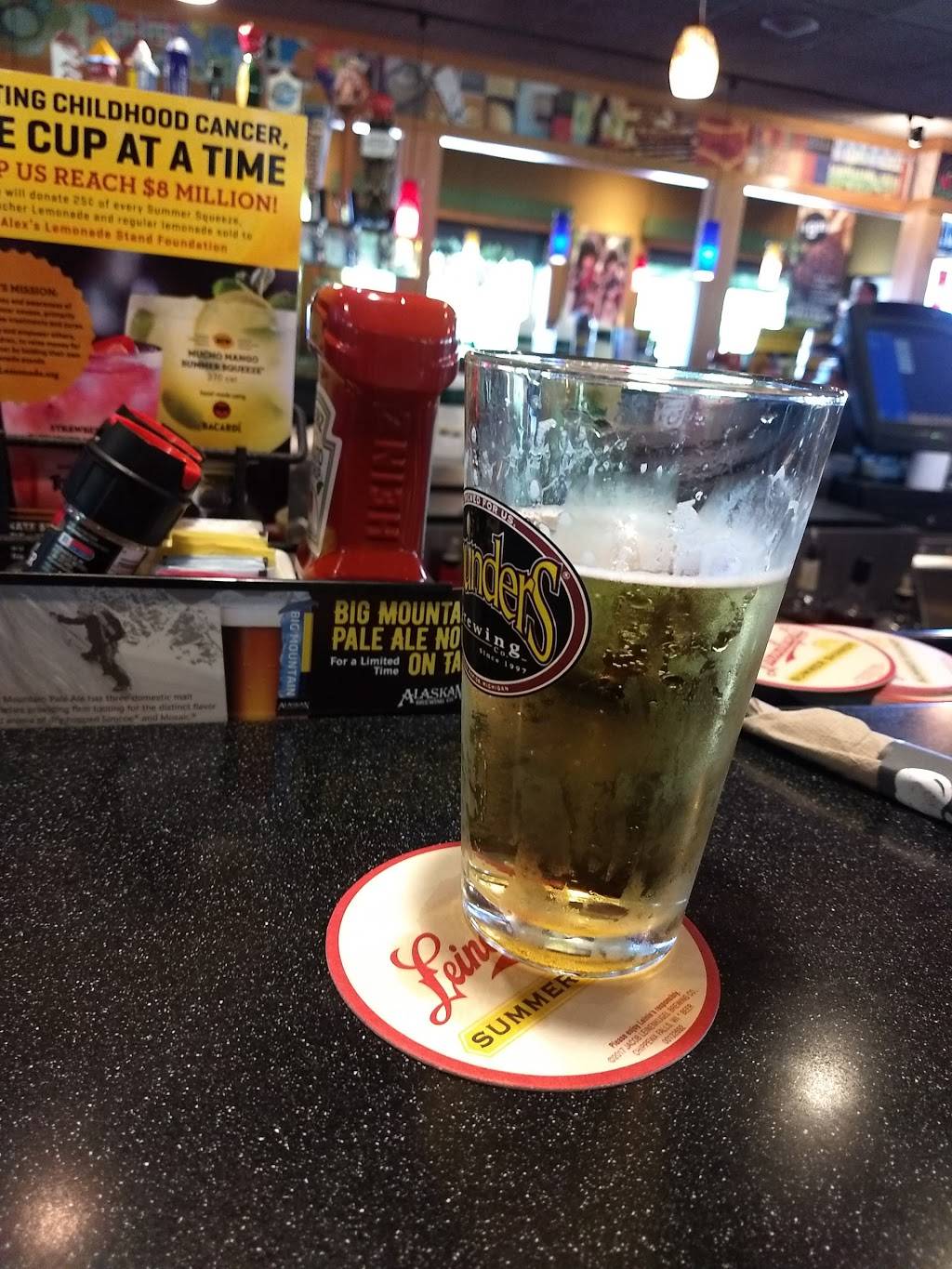 Applebees Grill + Bar | restaurant | 188 Cascade Mall Dr, Burlington, WA 98233, USA | 3607571414 OR +1 360-757-1414