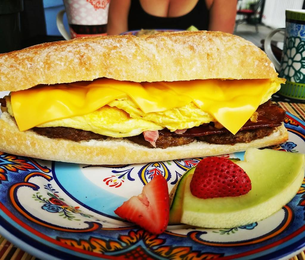 Moon and Sun Café | restaurant | 26 Toques Pl, St. Augustine, FL 32084, USA | 9046794272 OR +1 904-679-4272