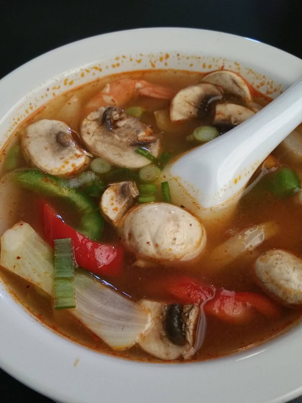 Sopah Thai Kitchen | restaurant | 11 Cedar Swamp Rd, Glen Cove, NY 11542, USA | 5169453688 OR +1 516-945-3688