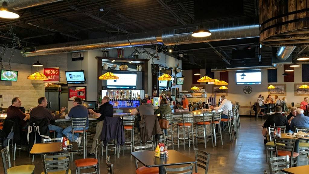 South Lyon Hotel | restaurant | 201 N Lafayette St, South Lyon, MI 48178, USA | 2484376440 OR +1 248-437-6440