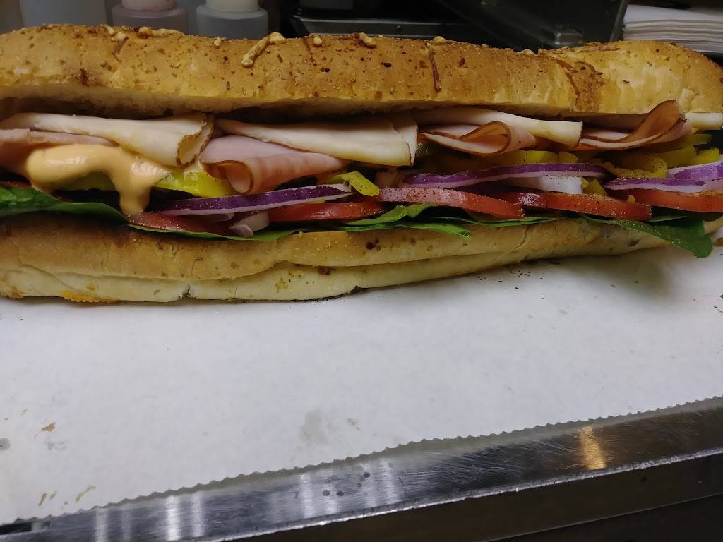 Subway | restaurant | 193 Boone Station Rd, Shelbyville, KY 40065, USA | 5026337827 OR +1 502-633-7827