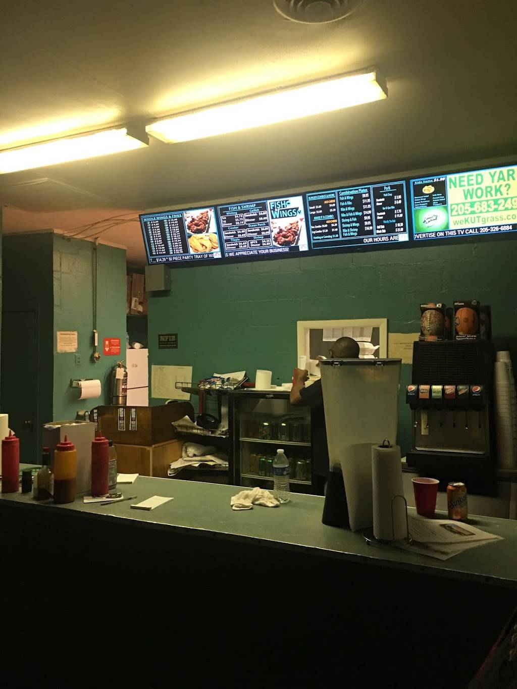 Fish & Wing | restaurant | 2233 10th Ave N, Bessemer, AL 35020, USA | 2054288429 OR +1 205-428-8429