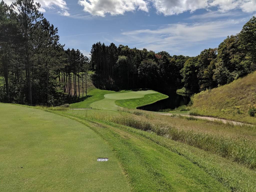 True North Golf Club | restaurant | 2500 True N Dr, Harbor Springs, MI 49740, USA | 2315263300 OR +1 231-526-3300