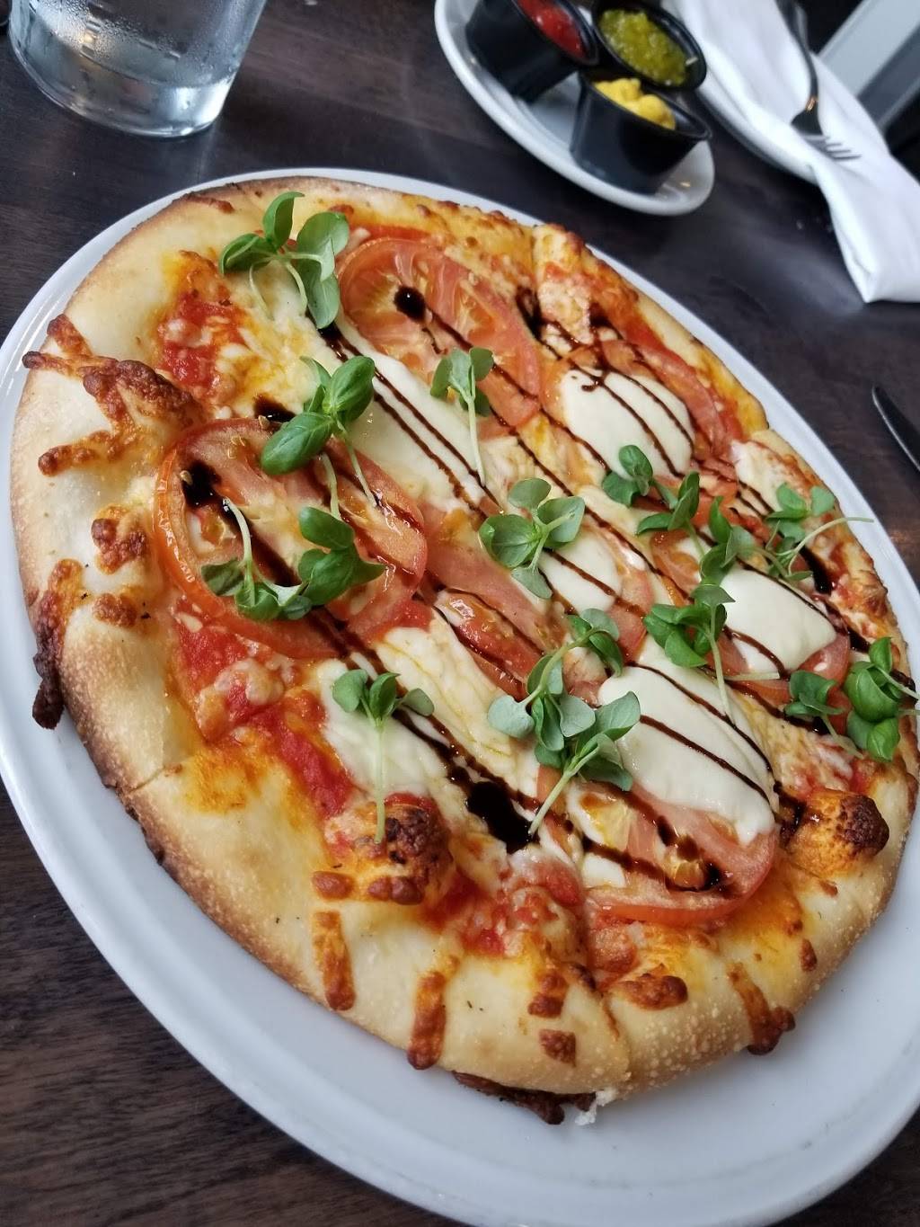 Lake House Restaurant | restaurant | 3100 N Service Rd, Vineland Station, ON L0R 2E0, Canada | 9055626777 OR +1 905-562-6777