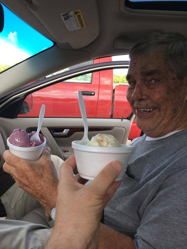 Raymonds Frozen Custard | restaurant | 857 Roosevelt Trail, Casco, ME 04015, USA | 2076551116 OR +1 207-655-1116