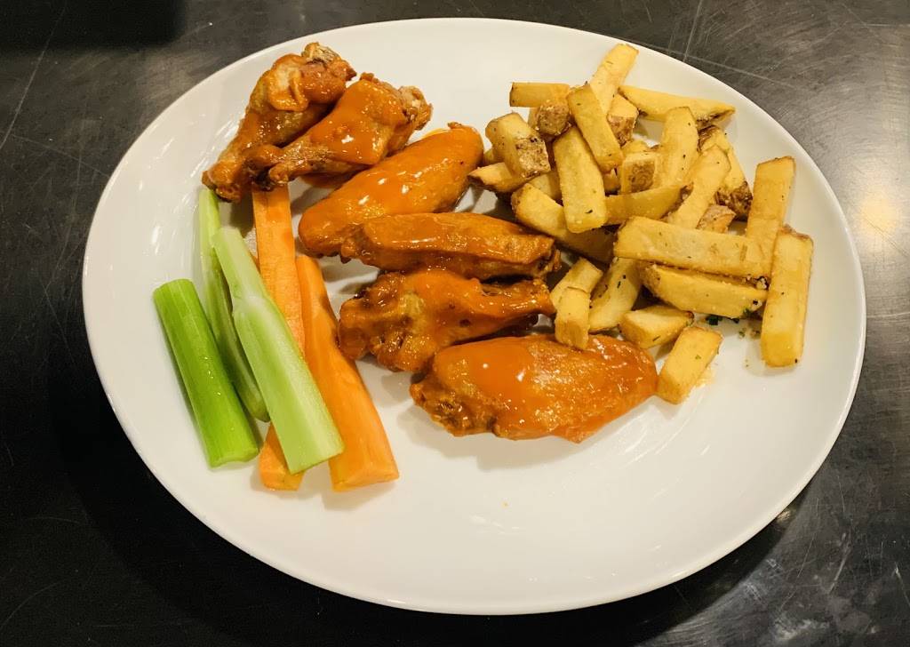 The Italian House | restaurant | 1106 Army Post Rd, Des Moines, IA 50315, USA | 5156306755 OR +1 515-630-6755