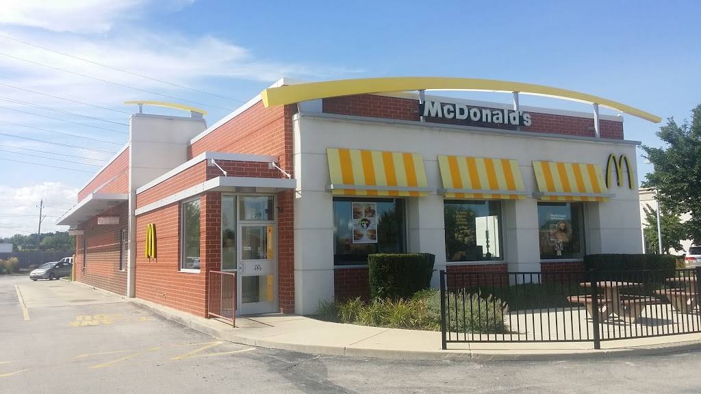 McDonalds | cafe | 200 Skokie Blvd, Northbrook, IL 60062, USA | 8477159375 OR +1 847-715-9375