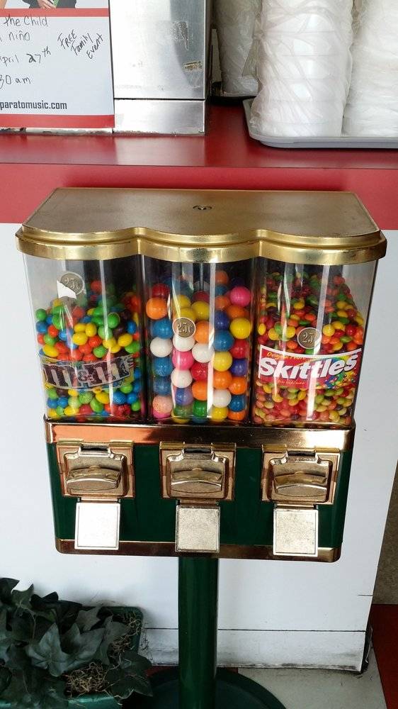 Luis Pizza & Subs | restaurant | 1150 N Harbor Blvd #106, Anaheim, CA 92801, USA | 7149564476 OR +1 714-956-4476