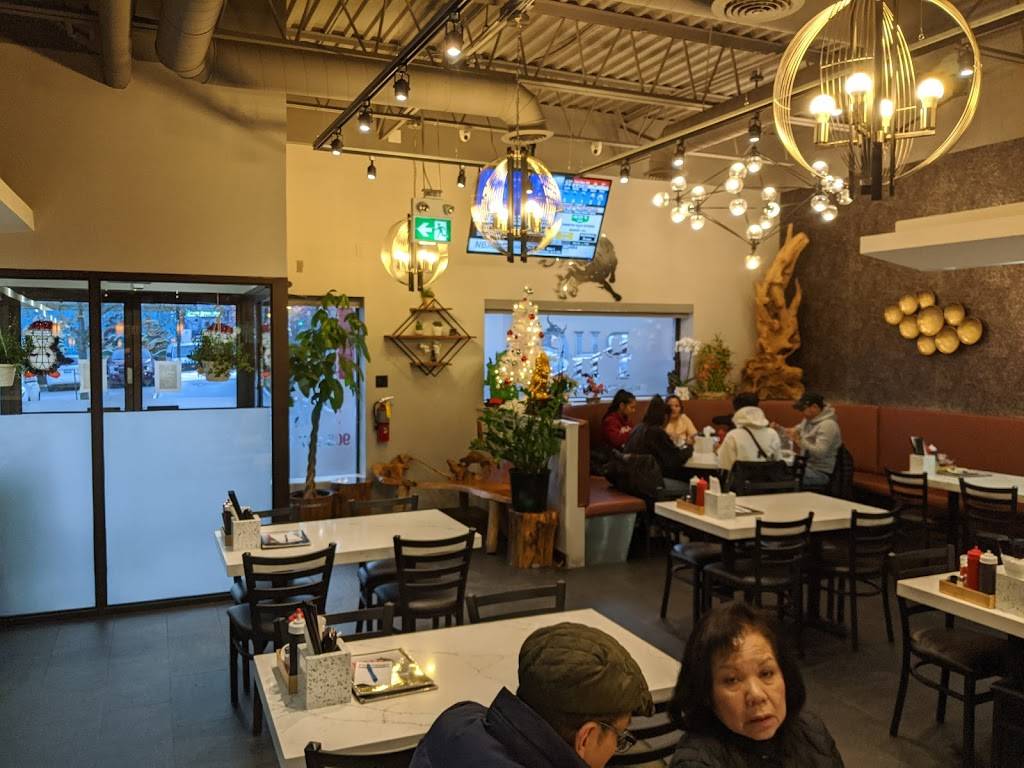 Pho Black Bull | restaurant | 888 Dundas St E, Mississauga, ON L4Y 4G6, Canada | 9052079999 OR +1 905-207-9999