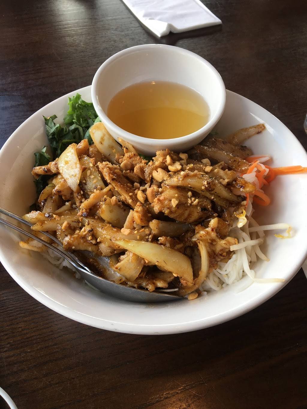 White Lotus Restaurant | restaurant | 35 SE Everett Mall Way # 106, Everett, WA 98208, USA | 4253558018 OR +1 425-355-8018