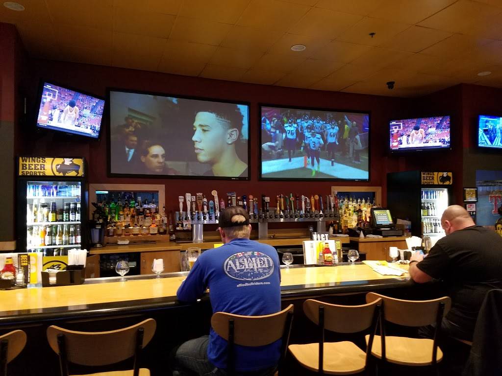 Buffalo Wild Wings | restaurant | 2315 Interstate 20 West, Grand Prairie, TX 75052, USA | 9726419464 OR +1 972-641-9464