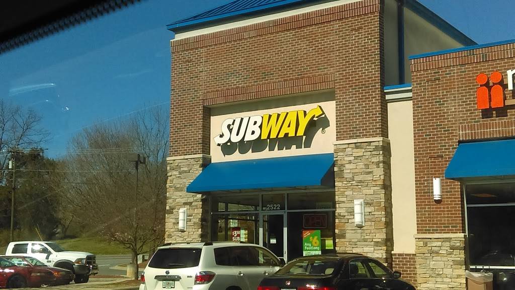 Subway | restaurant | 2522 Somerset Center Dr, Winston-Salem, NC 27103, USA | 3367654508 OR +1 336-765-4508