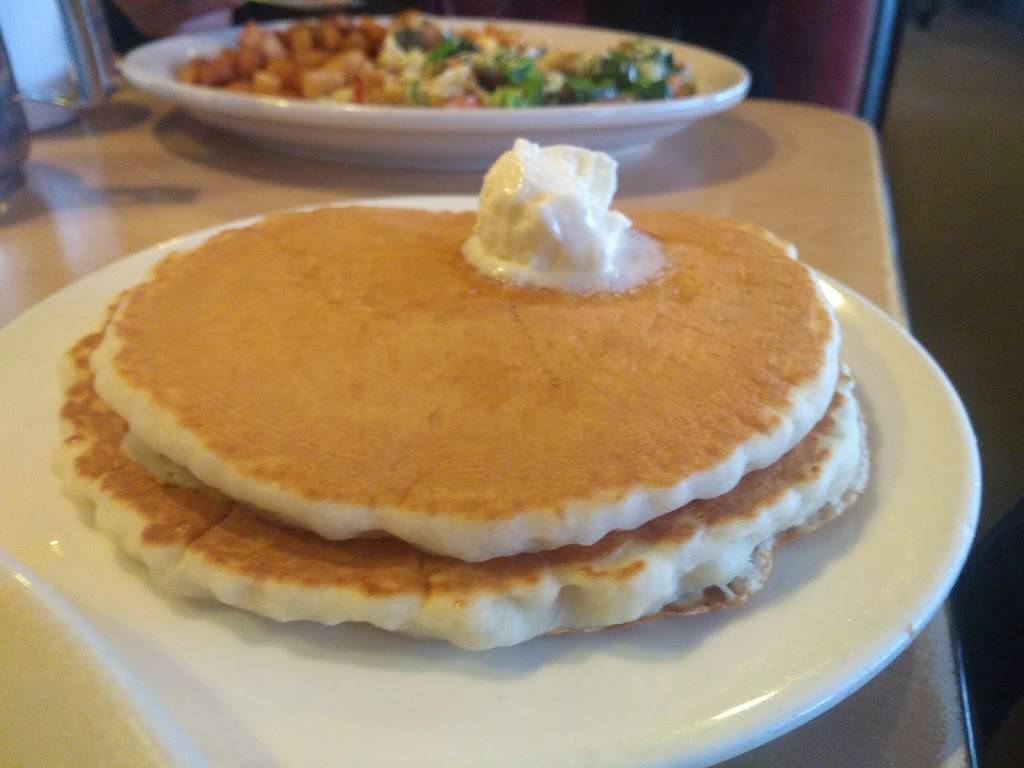 Cocos Bakery Restaurant | restaurant | 2501 Via Campo, Montebello, CA 90640, USA | 3237284690 OR +1 323-728-4690