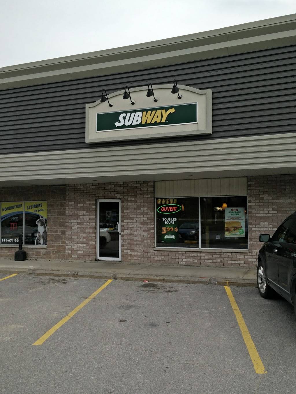 Subway | restaurant | Centre Mont-Valois, local#8, 1797 Route du Carrefour, Val-des-Monts, QC J8N 7M7, Canada | 8196713000 OR +1 819-671-3000