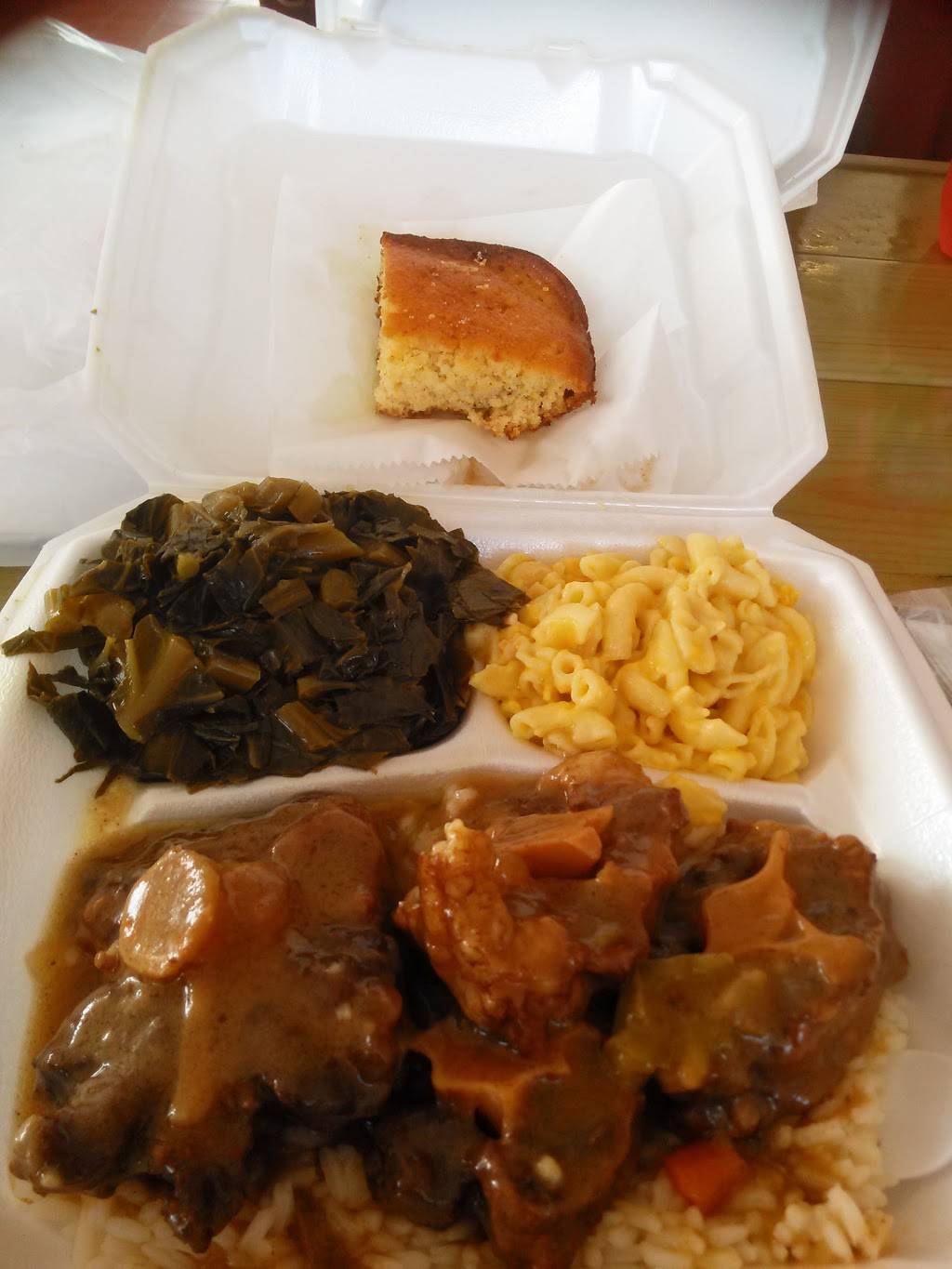 Georges Grill | restaurant | 1836 49th St S, Gulfport, FL 33707, USA | 7273234286 OR +1 727-323-4286