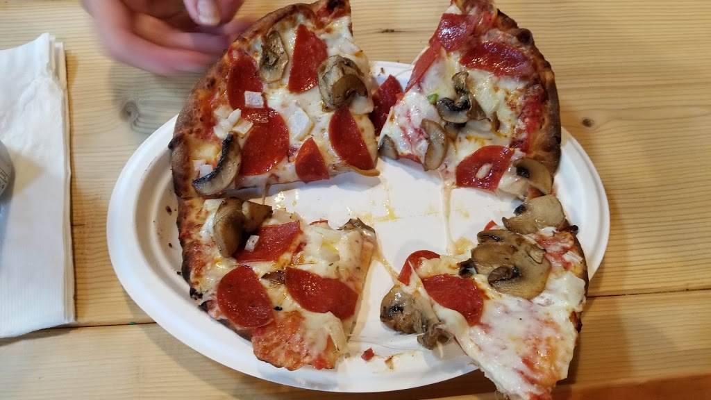 Twin Barns Brewing Company | restaurant | 194 Daniel Webster Hwy, Meredith, NH 03253, USA | 6032790876 OR +1 603-279-0876