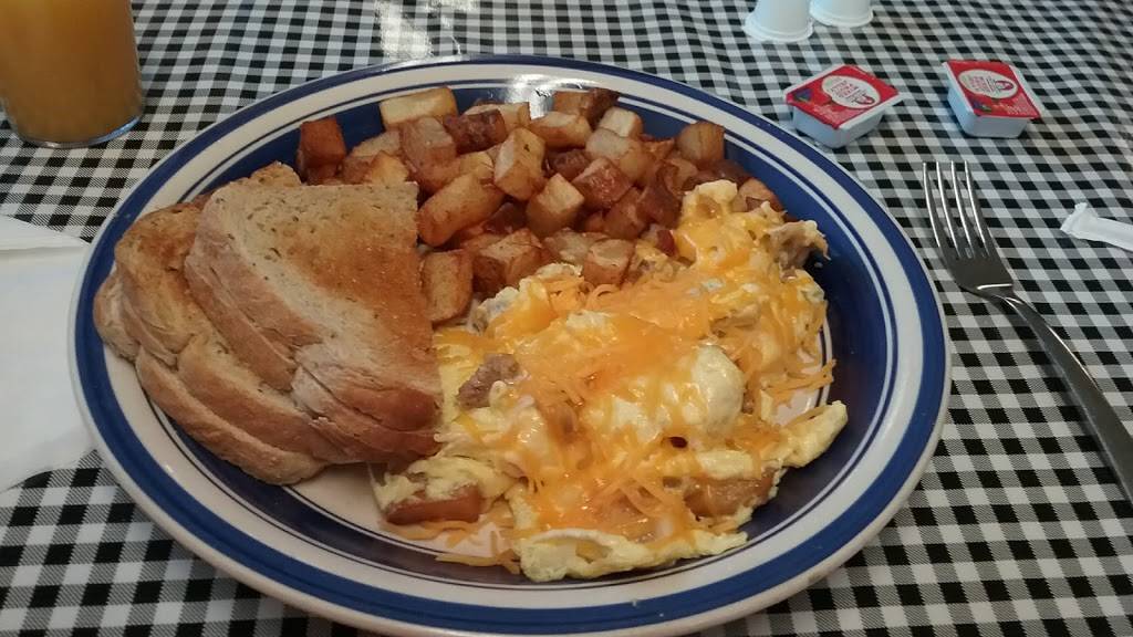 Bees Home Cooking | restaurant | 2511 Sanford Ave, Sanford, FL 32773, USA | 4073288554 OR +1 407-328-8554