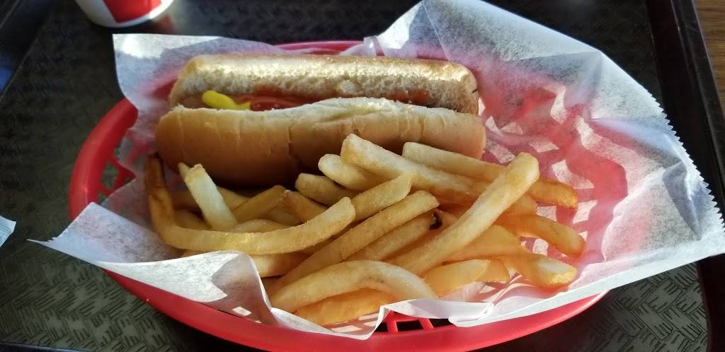 Arnies Dog House | restaurant | 8125 Calumet Ave, Munster, IN 46321, USA | 2198362867 OR +1 219-836-2867