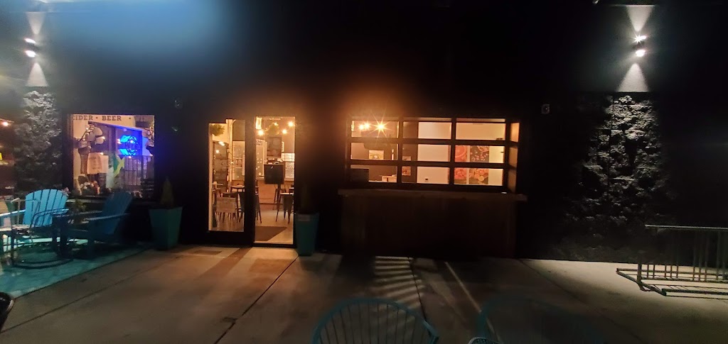 Legend Cider Co. Talent Taphouse | restaurant | 245 W Valley View Rd, Talent, OR 97540, USA | 5415086947 OR +1 541-508-6947