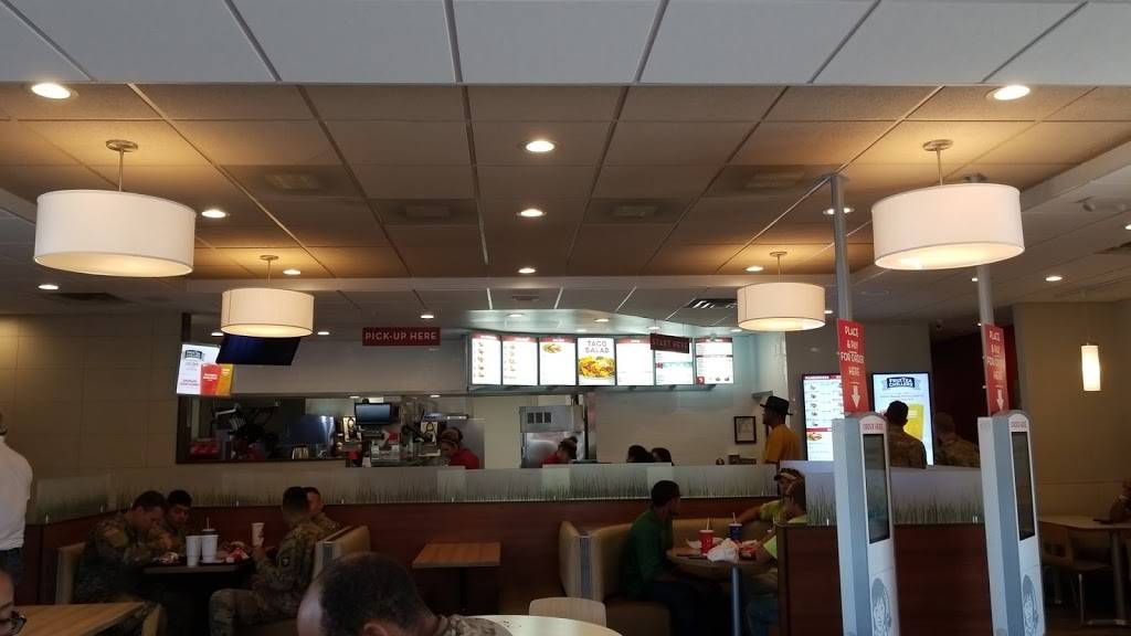 Wendys | restaurant | 16560 Fort Campbell Blvd, Oak Grove, KY 42262, USA | 2706404595 OR +1 270-640-4595