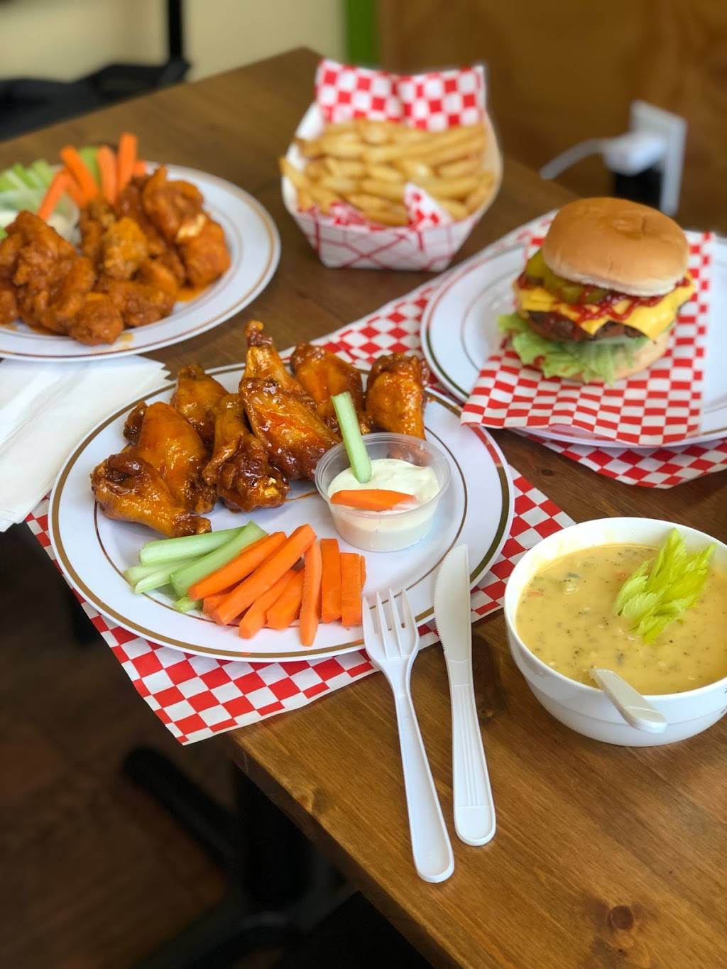 Twisted wings | restaurant | 8604 Bay Pkwy, Brooklyn, NY 11214, USA | 7182662433 OR +1 718-266-2433