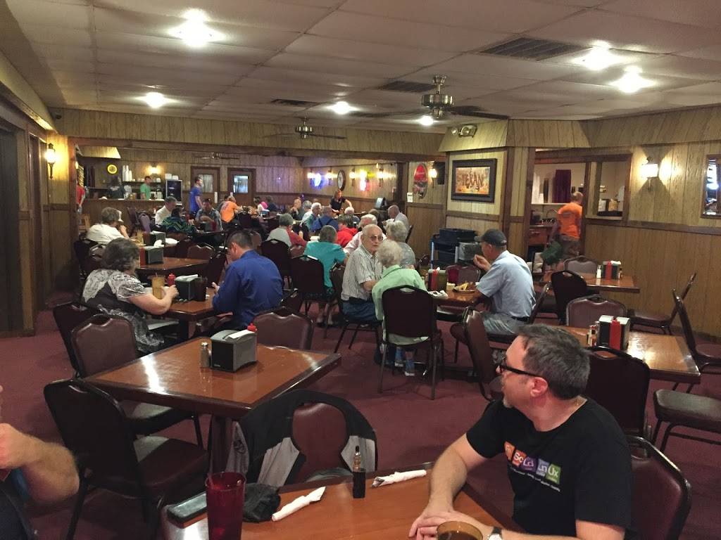 Smokehouse BBQ | restaurant | 307 US-82, Lindsay, TX 76250, USA | 9406659052 OR +1 940-665-9052