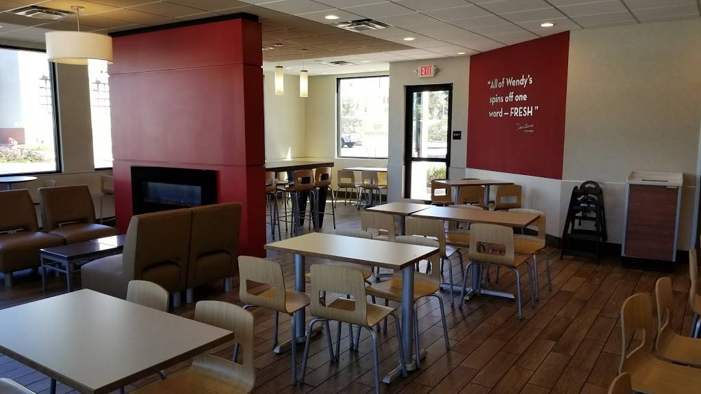 Wendys | restaurant | 960 W El Norte, Escondido, CA 92026, USA | 7604898075 OR +1 760-489-8075