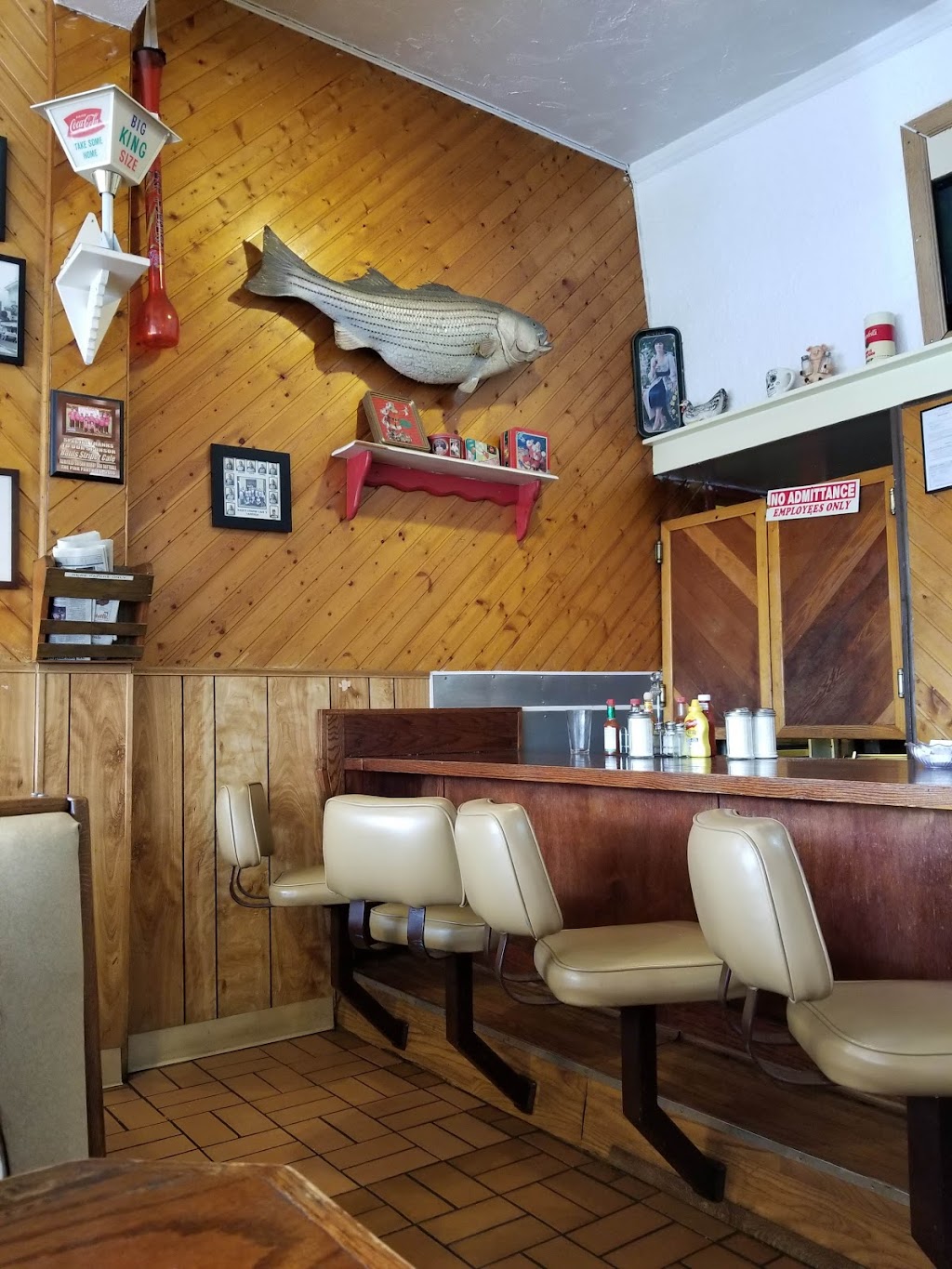 Your Towns Cafe | restaurant | 1720 N Texas St, Fairfield, CA 94533, USA | 7074231965 OR +1 707-423-1965