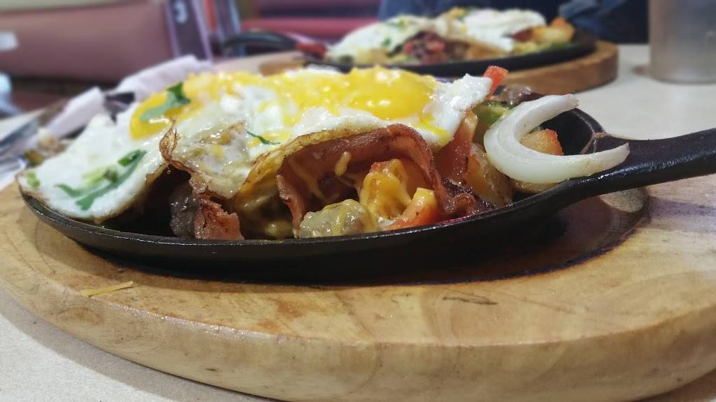 Ciscos Restaurant | restaurant | 254 Hartford Ave, Newington, CT 06111, USA | 8606660703 OR +1 860-666-0703