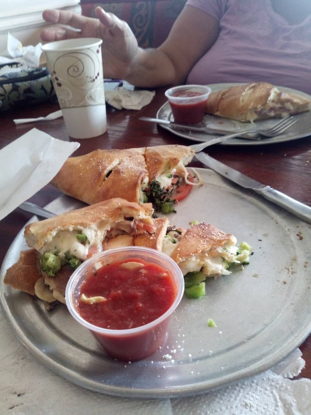 Roccos Pizza Restaurant | restaurant | 517 Kimberton Rd, Phoenixville, PA 19460, USA | 6109352202 OR +1 610-935-2202