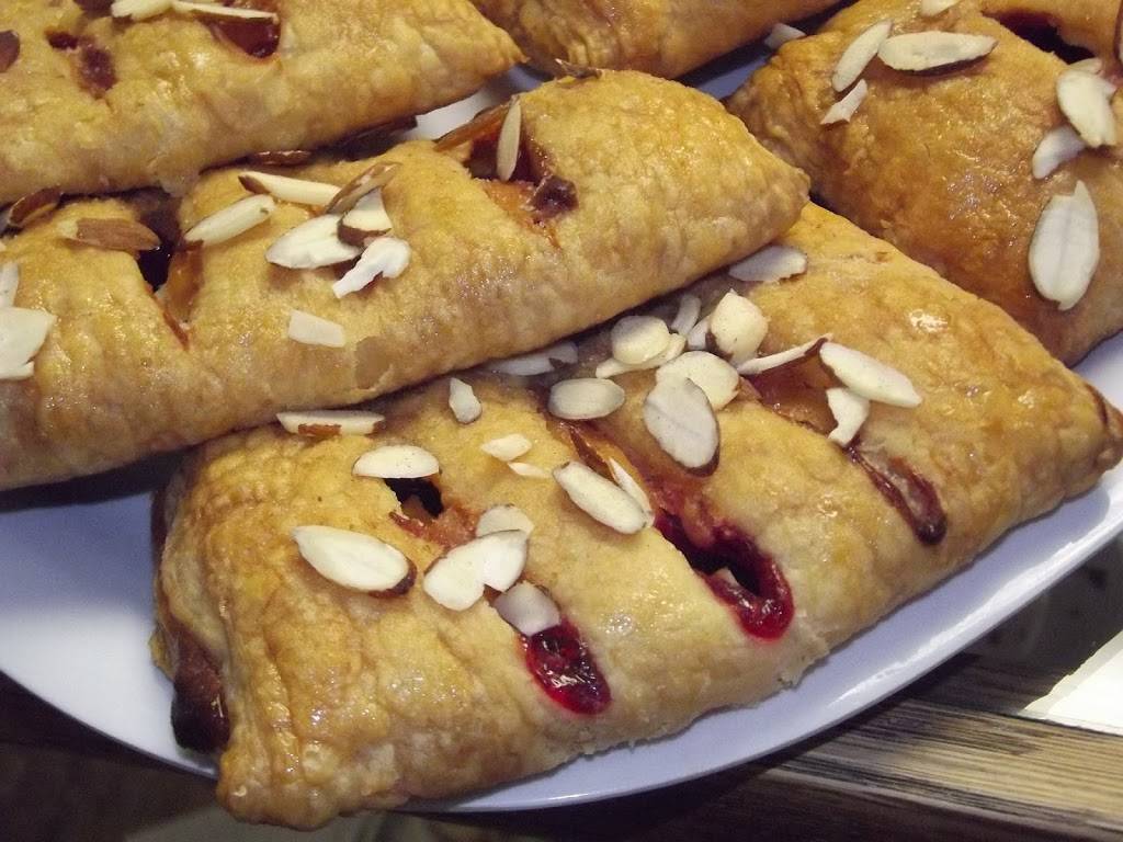 Kay n Jos Eats & Sweets | bakery | 109 S Taylor St, Marengo, IL 60152, USA | 8155687023 OR +1 815-568-7023