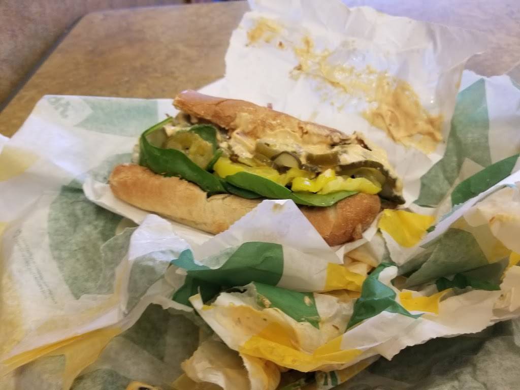 Subway Restaurants | restaurant | 4233 McCullough Ave, San Antonio, TX 78212, USA | 2108266215 OR +1 210-826-6215