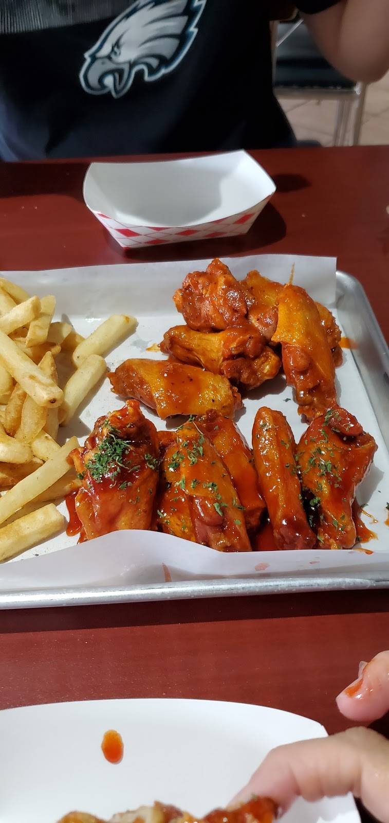 The Follow Wings | restaurant | 2150 N Josey Ln #322, Carrollton, TX 75006, USA | 2149409788 OR +1 214-940-9788