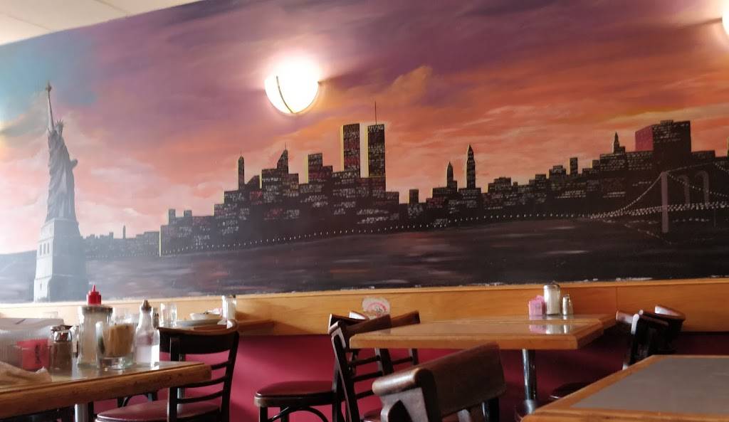 New York Cafe | restaurant | 757 Broadview Ave, Toronto, ON M4K 2P6, Canada | 4167784444 OR +1 416-778-4444