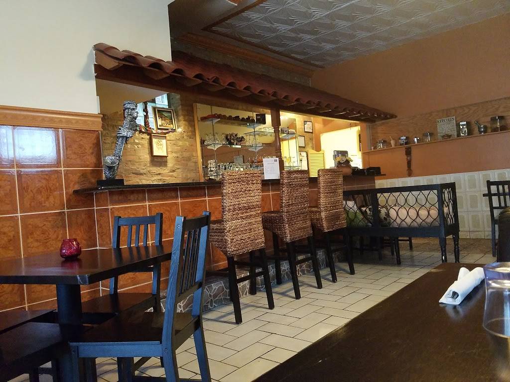 Casa Yari | restaurant | 3268 W Fullerton Ave, Chicago, IL 60647, USA | 7736619546 OR +1 773-661-9546