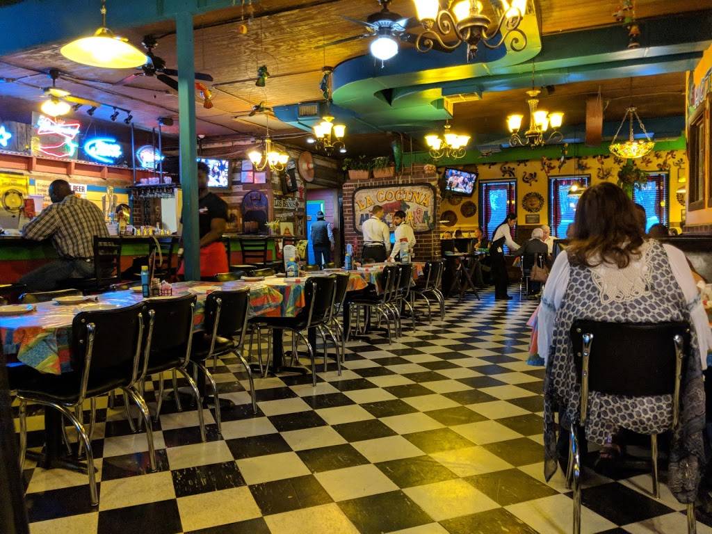 The Jalapeno Tree | restaurant | 510 W Panola St, Carthage, TX 75633, USA | 9036942219 OR +1 903-694-2219