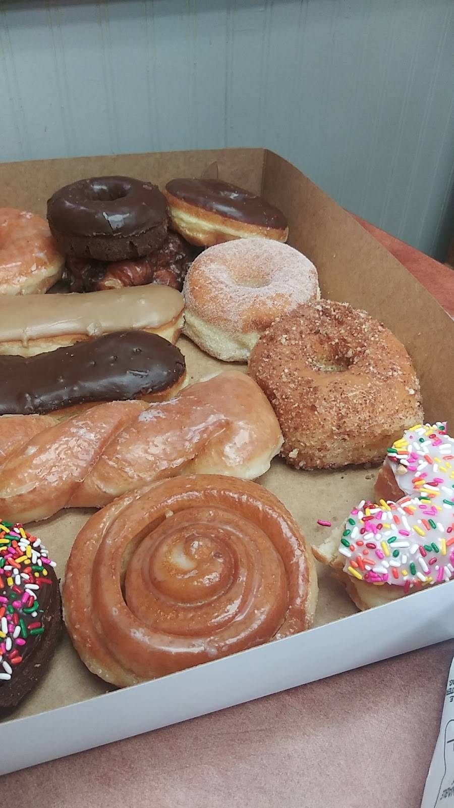 Bosa Donuts | cafe | 9025 N 43rd Ave, Phoenix, AZ 85051, USA | 6234357140 OR +1 623-435-7140