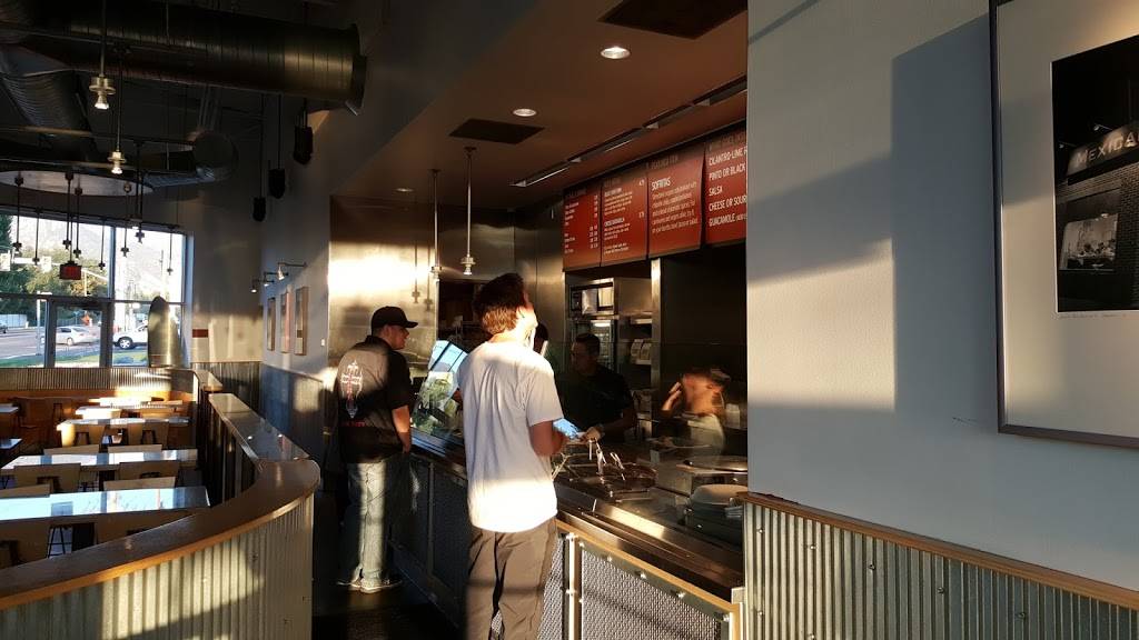 Chipotle Mexican Grill | restaurant | 6924 S Park Centre Dr, Cottonwood Heights, UT 84121, USA | 8019433525 OR +1 801-943-3525