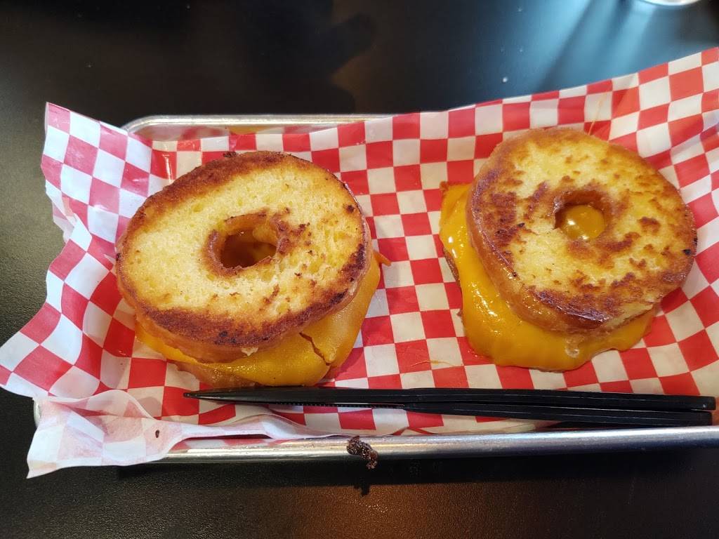 Tom & Chee | restaurant | 7578 Beechmont Ave #501, Cincinnati, OH 45255, USA | 5139960100 OR +1 513-996-0100