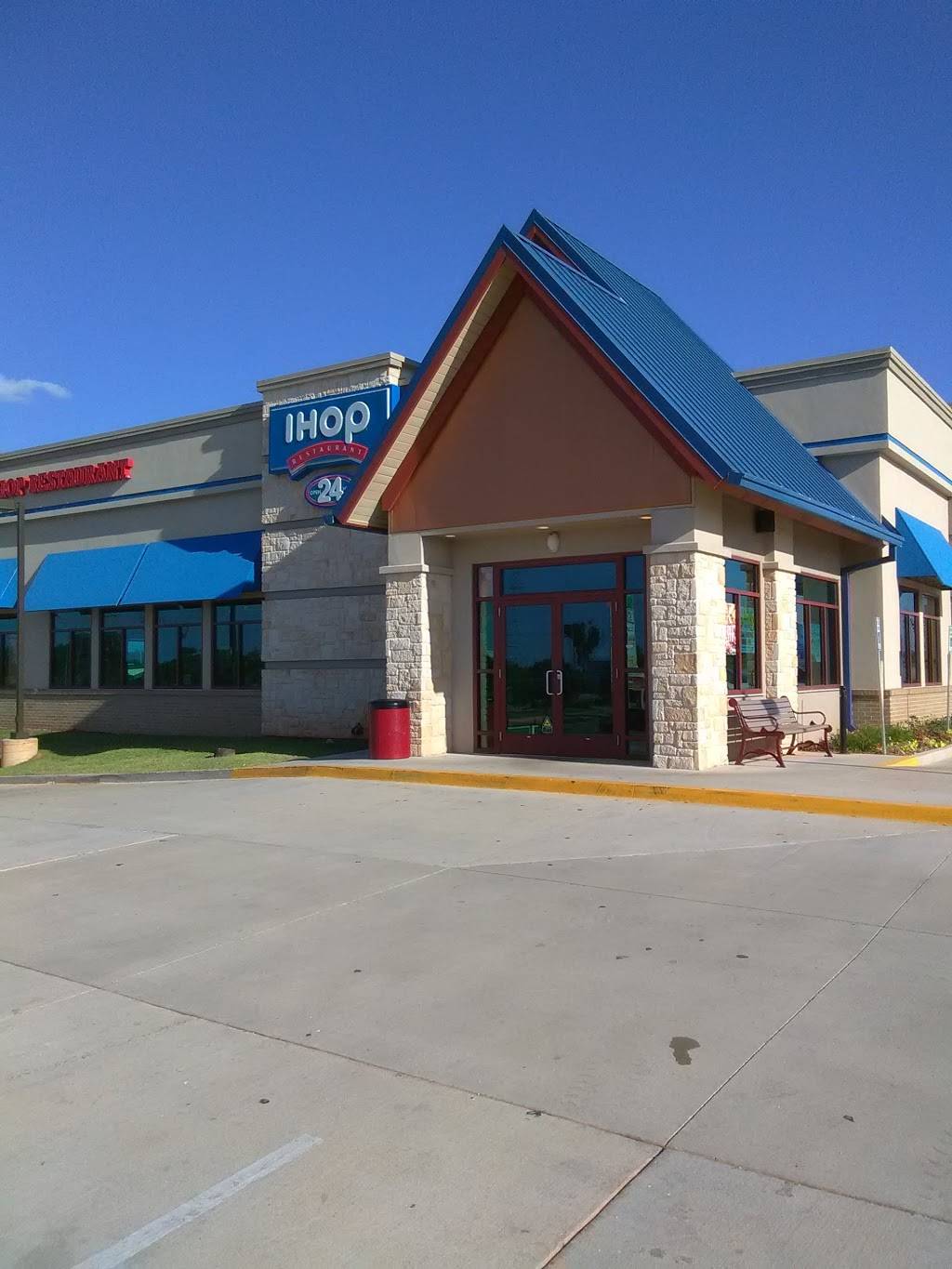 IHOP | bakery | 1068 E State Hwy 152, Mustang, OK 73064, USA | 4057308883 OR +1 405-730-8883