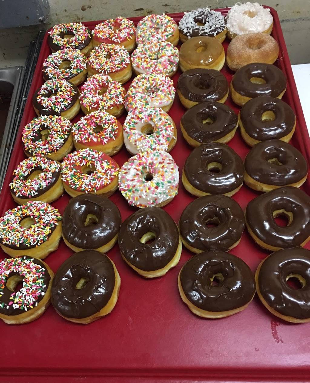 Donut Palace | restaurant | 1919 Batesville Blvd, Batesville, AR 72501, USA | 8705698133 OR +1 870-569-8133