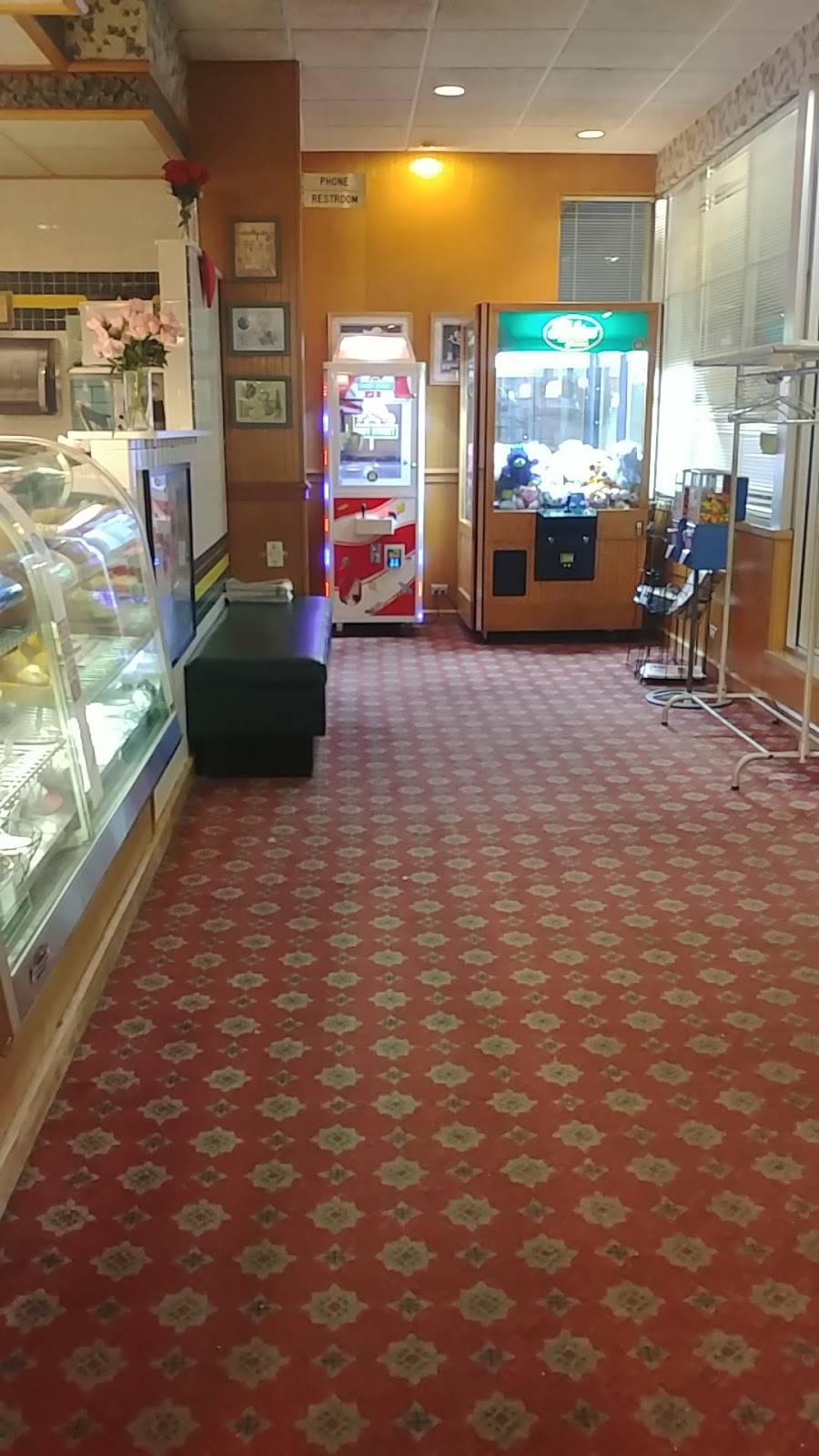 Perkins Restaurant & Bakery | restaurant | 915 W Main St, Grove City, PA 16127, USA | 7244588810 OR +1 724-458-8810