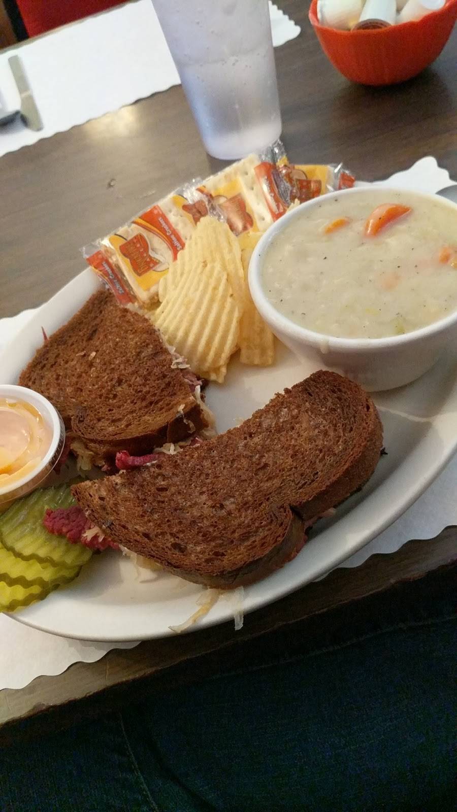 Town & Country Cafe | restaurant | 320 E Belvidere Ave, Kellogg, MN 55945, USA | 5077674593 OR +1 507-767-4593