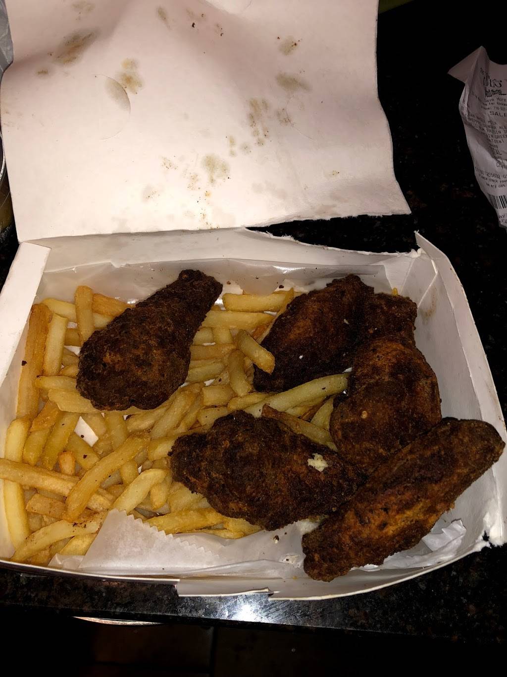 Mikeys Famous Pizza & Chicken | restaurant | 1304 Beach Channel Dr, Far Rockaway, NY 11691, USA | 3476199200 OR +1 347-619-9200