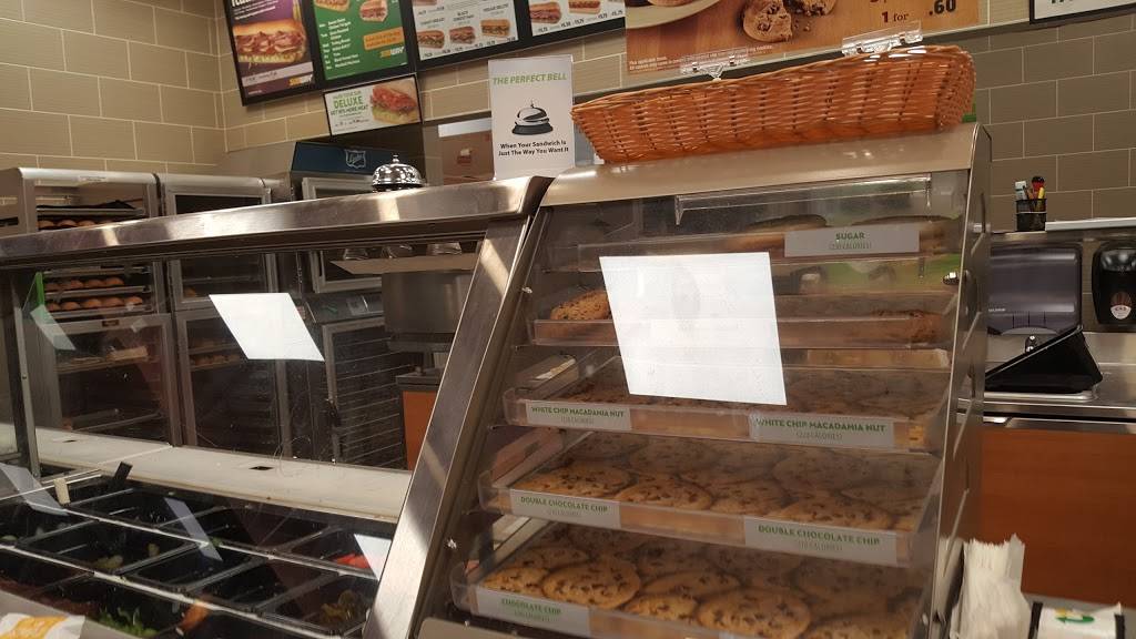 Subway Restaurants | restaurant | 8839 Culebra Rd #114, San Antonio, TX 78251, USA | 2105201888 OR +1 210-520-1888