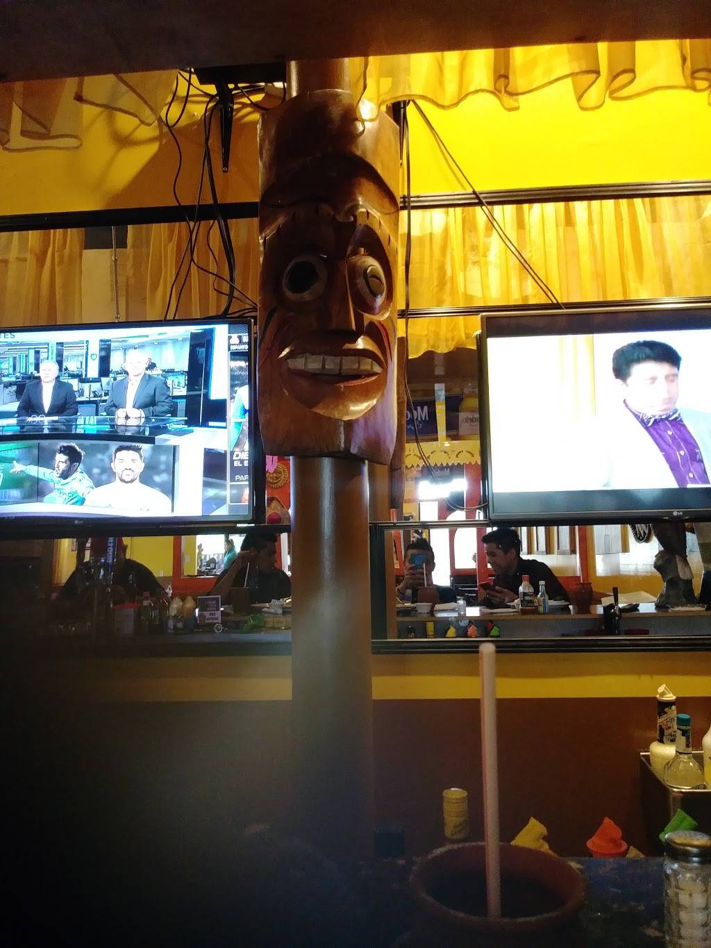 El Coral | restaurant | 3984 Goodman Rd, Horn Lake, MS 38637, USA | 6625108263 OR +1 662-510-8263