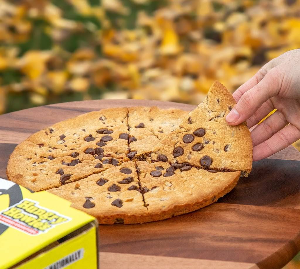 Hungry Howies Pizza | restaurant | 5380 S John Young Pkwy, Orlando, FL 32811, USA | 4079031880 OR +1 407-903-1880