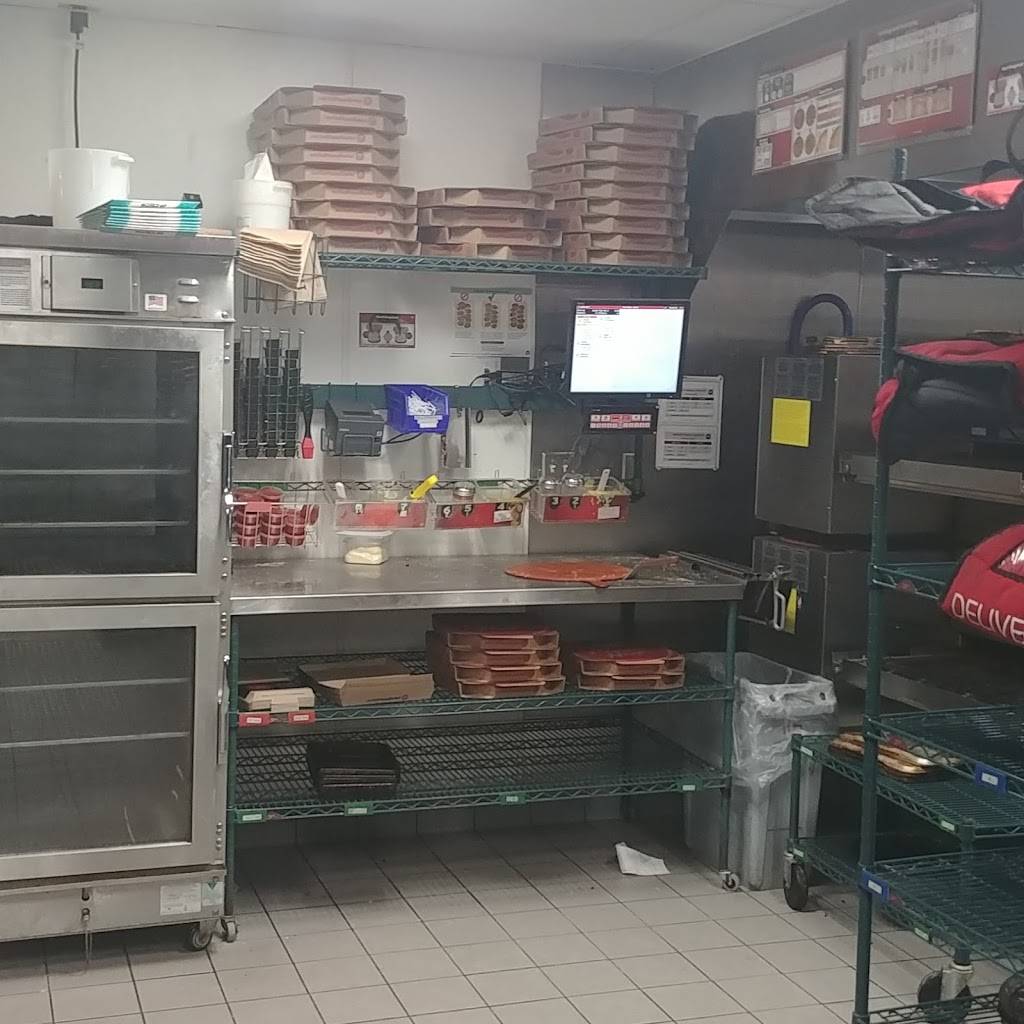 Pizza Hut | restaurant | 1460 S Main St, West Bend, WI 53095, USA | 2623380014 OR +1 262-338-0014