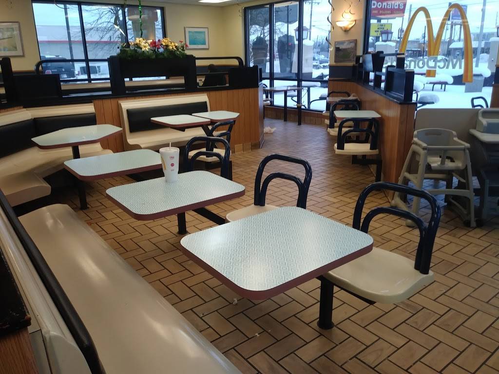 McDonalds | cafe | 3221 Lincoln Way W, South Bend, IN 46628, USA | 5742042558 OR +1 574-204-2558