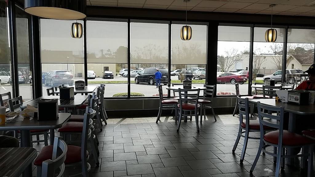 Hardees | restaurant | 2301 Pruden Blvd, Suffolk, VA 23434, USA | 7579347641 OR +1 757-934-7641